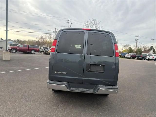 2017 Chevrolet Express LT