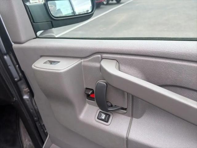 2017 Chevrolet Express LT