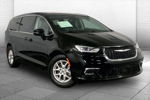 2024 Chrysler Pacifica Touring L for sale in Lees Summit, MO