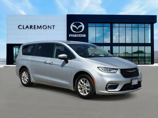 2023 Chrysler Pacifica Touring L for sale in Claremont, CA