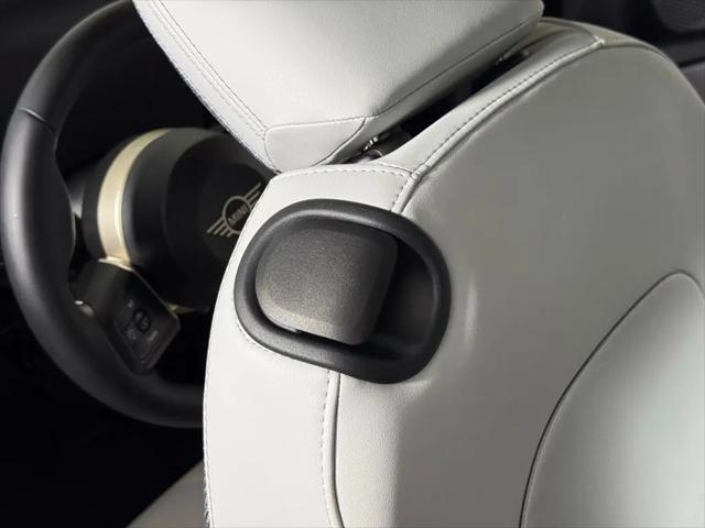 2025 MINI Hardtop Cooper