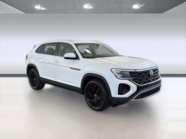 2026 Volkswagen Atlas Cross Sport SE with Technology