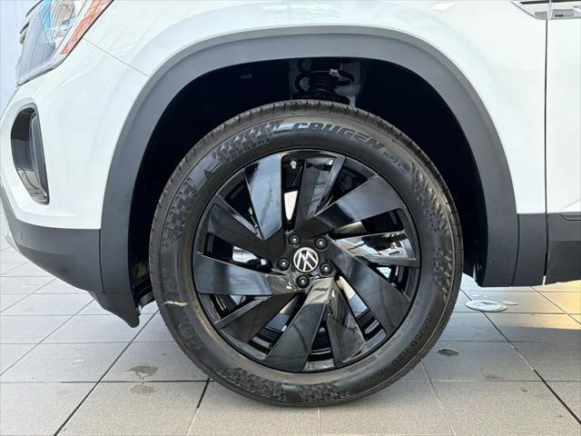 2026 Volkswagen Atlas Cross Sport SE with Technology