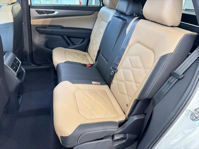 2026 Volkswagen Atlas Cross Sport SE with Technology