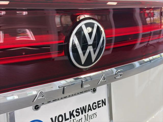 2026 Volkswagen Atlas Cross Sport SE with Technology