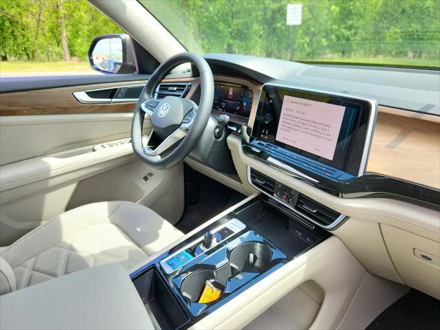 2026 Volkswagen Atlas SE with Technology