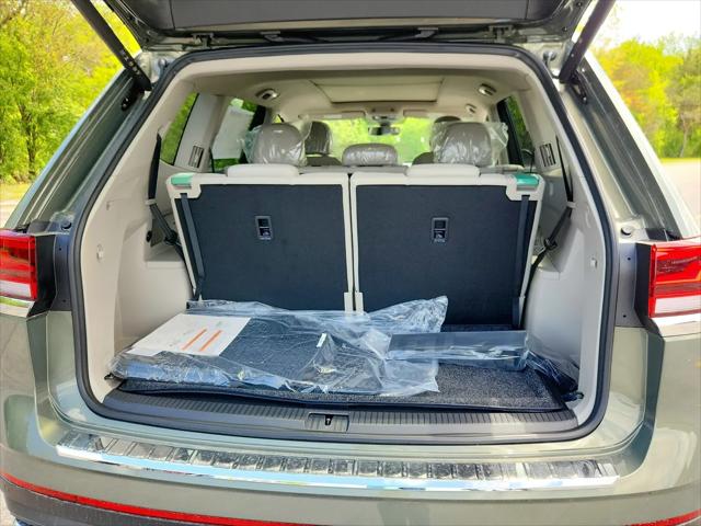 2026 Volkswagen Atlas SE with Technology