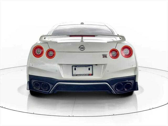2021 Nissan GT-R Premium Dual-clutch 6-Speed Transmission
