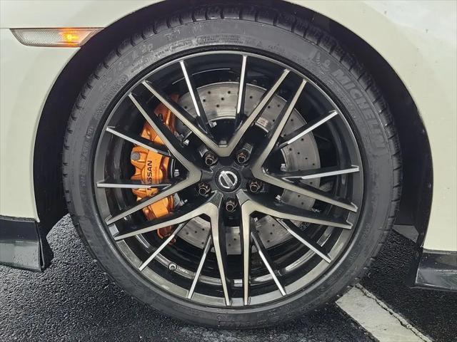 2021 Nissan GT-R Premium Dual-clutch 6-Speed Transmission