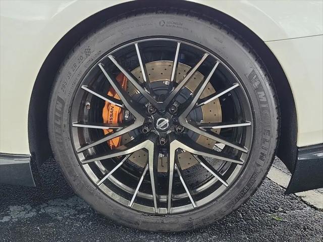 2021 Nissan GT-R Premium Dual-clutch 6-Speed Transmission