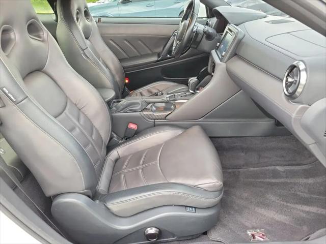 2021 Nissan GT-R Premium Dual-clutch 6-Speed Transmission