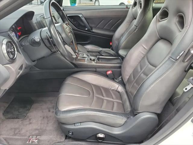 2021 Nissan GT-R Premium Dual-clutch 6-Speed Transmission