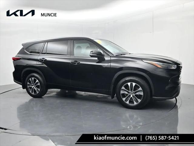 2023 Toyota Highlander XLE for sale in Muncie, IN