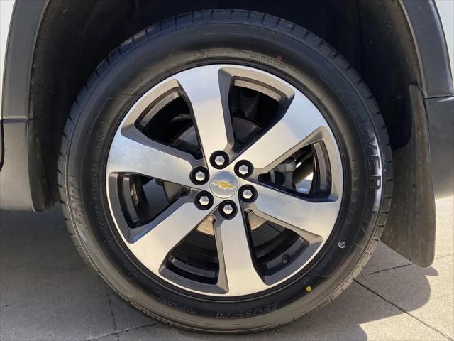 2023 Chevrolet Traverse AWD LT Leather