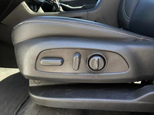 2023 Chevrolet Traverse AWD LT Leather