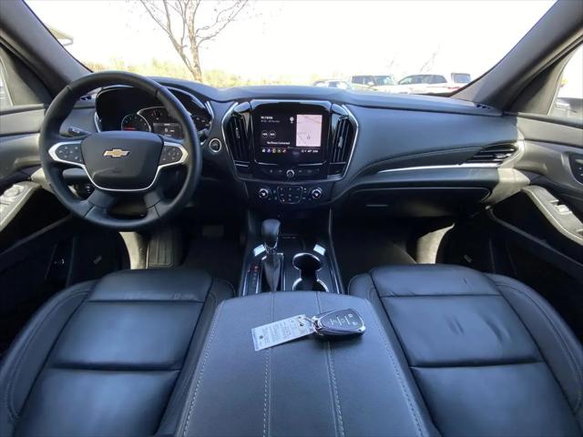 2023 Chevrolet Traverse AWD LT Leather