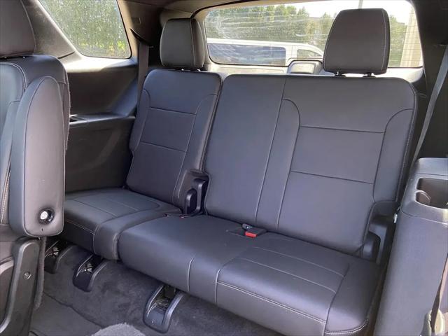 2023 Chevrolet Traverse AWD LT Leather
