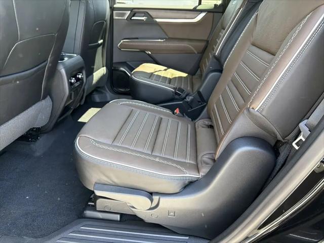 2026 GMC Acadia Denali Ultimate FWD