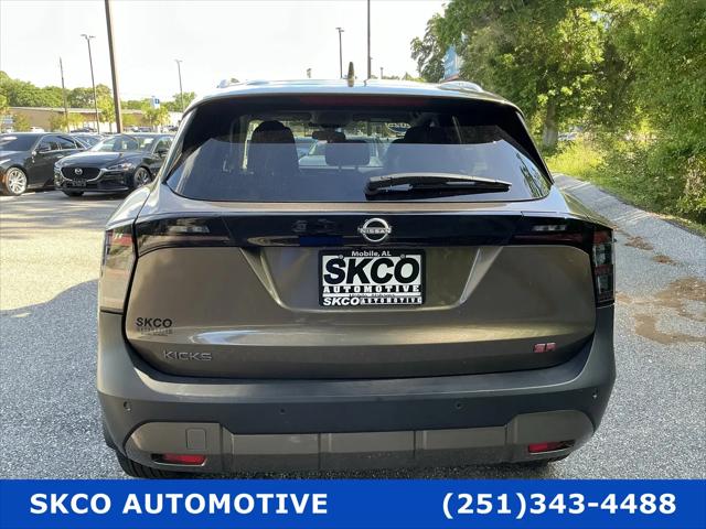2025 Nissan Kicks SR FWD