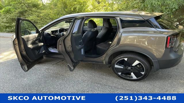 2025 Nissan Kicks SR FWD