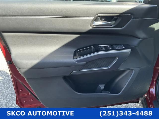 2024 Nissan Pathfinder SL FWD