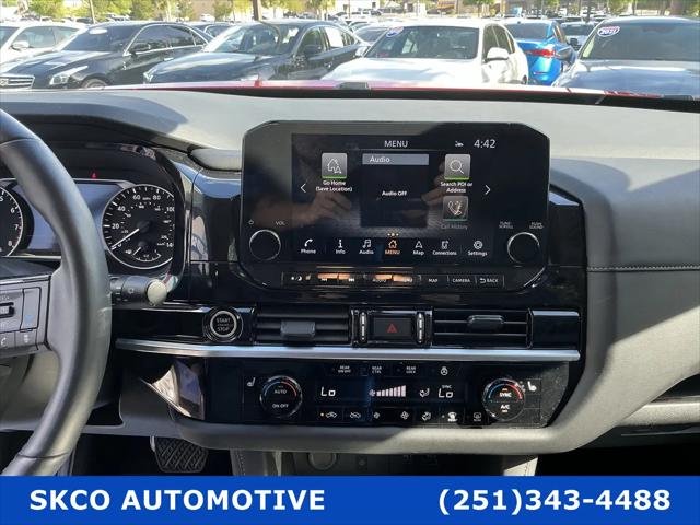 2024 Nissan Pathfinder SL FWD