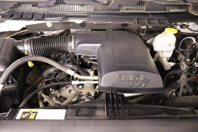 2023 Ram 1500 Classic SLT Crew Cab 4x4 5'7" Box