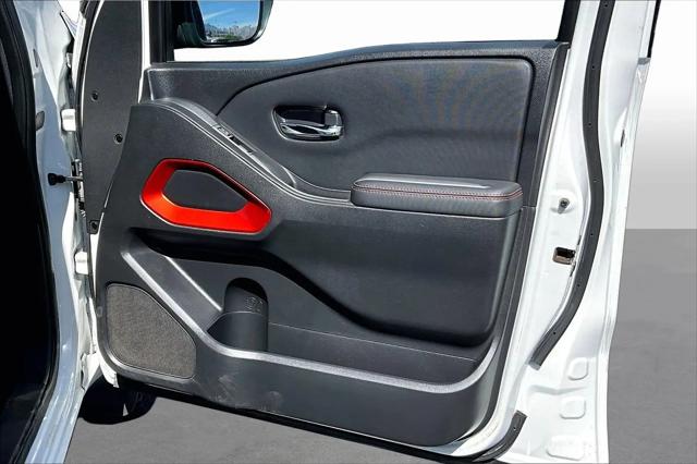 2022 Nissan Frontier Crew Cab PRO-X 4x2