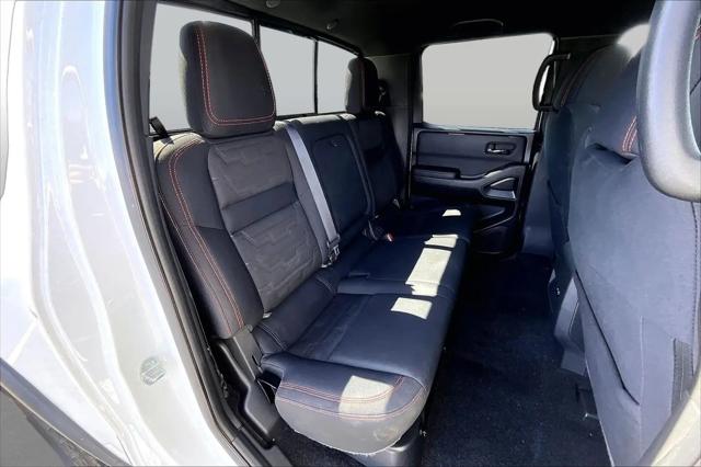 2022 Nissan Frontier Crew Cab PRO-X 4x2