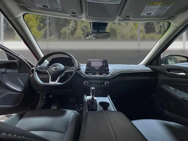 2025 Nissan Altima SV FWD