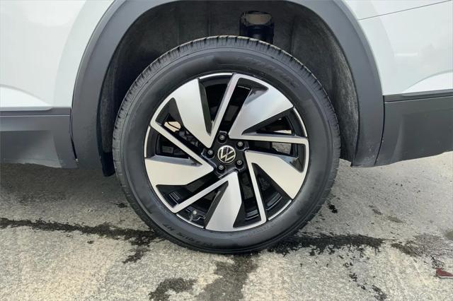 2024 Volkswagen Atlas 2.0T SE w/Technology