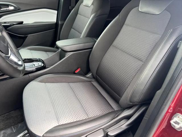 2025 Chevrolet Trax FWD LT