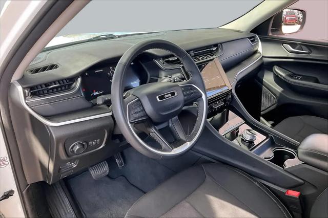 2023 Jeep Grand Cherokee L Laredo 4x4