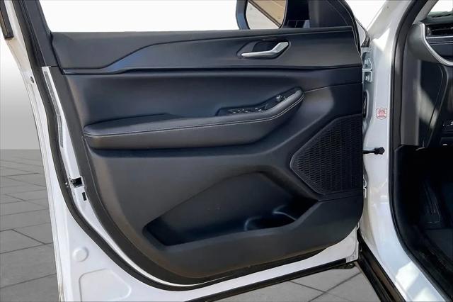 2023 Jeep Grand Cherokee L Laredo 4x4