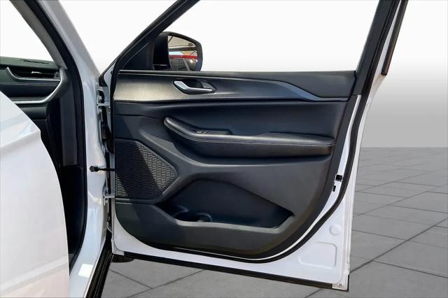 2023 Jeep Grand Cherokee L Laredo 4x4