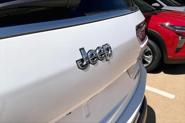 2023 Jeep Grand Cherokee L Laredo 4x4