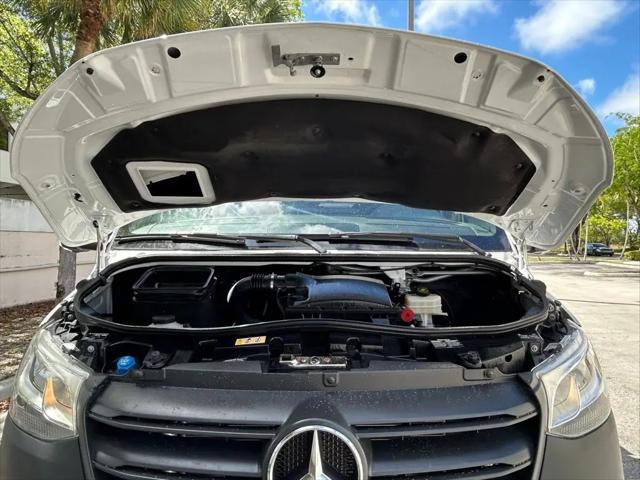 2021 Mercedes-Benz Sprinter 4500 Chassis Standard Roof V6