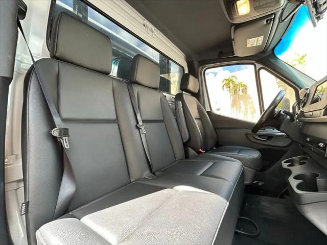 2021 Mercedes-Benz Sprinter 4500 Chassis Standard Roof V6