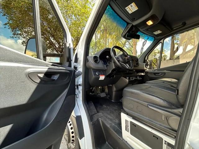 2021 Mercedes-Benz Sprinter 4500 Chassis Standard Roof V6