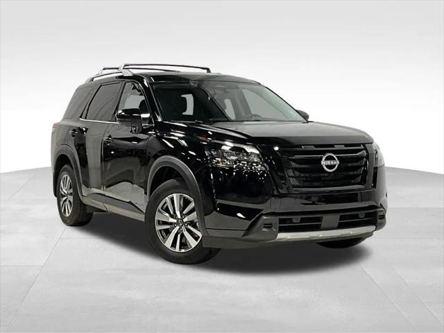 2025 Nissan Pathfinder SL 4WD for sale in Des Moines, IA