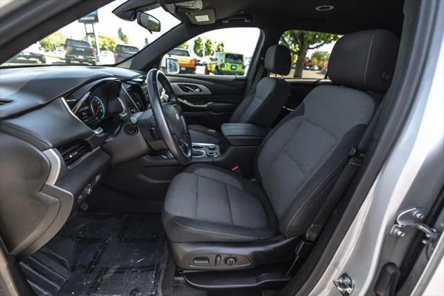 2022 Chevrolet Traverse AWD LT Cloth