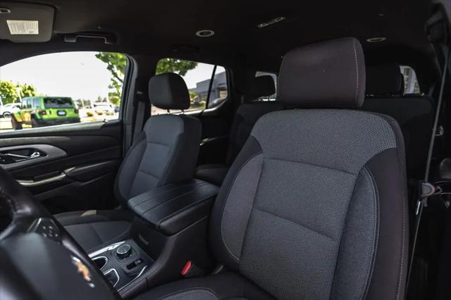 2022 Chevrolet Traverse AWD LT Cloth