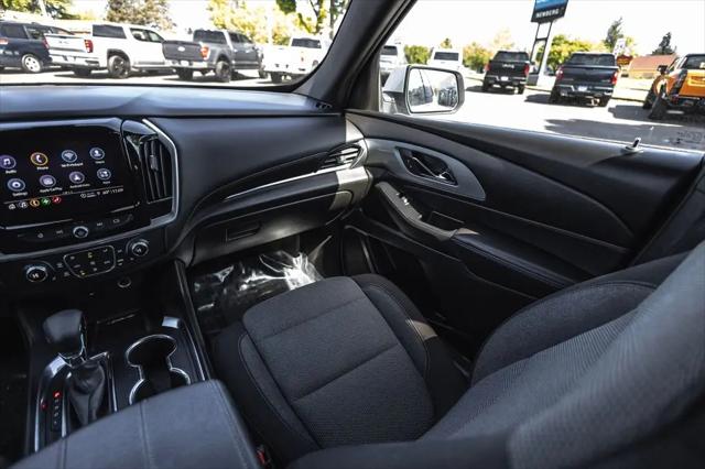 2022 Chevrolet Traverse AWD LT Cloth