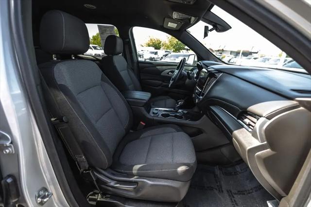 2022 Chevrolet Traverse AWD LT Cloth