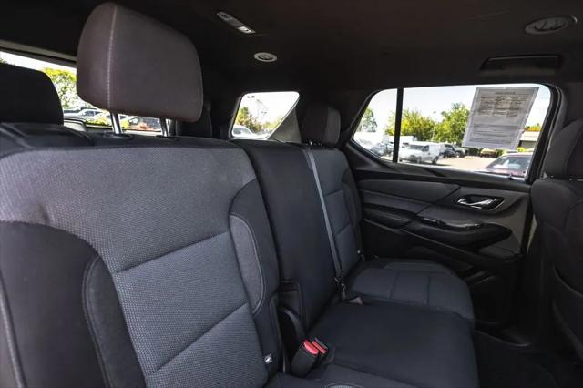 2022 Chevrolet Traverse AWD LT Cloth