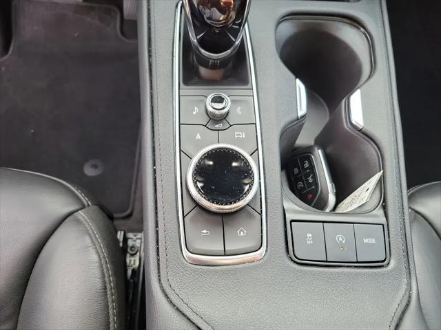 2024 Cadillac XT4 AWD Premium Luxury