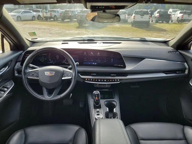 2024 Cadillac XT4 AWD Premium Luxury