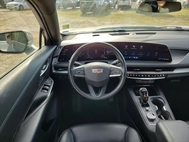 2024 Cadillac XT4 AWD Premium Luxury