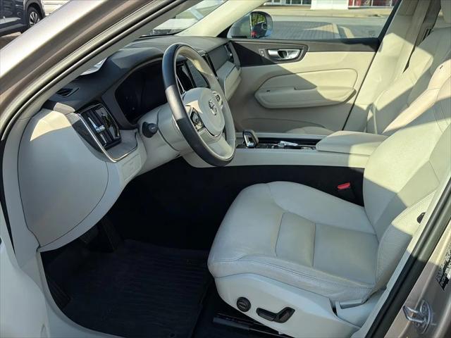 2023 Volvo XC60 B5 Plus Bright Theme