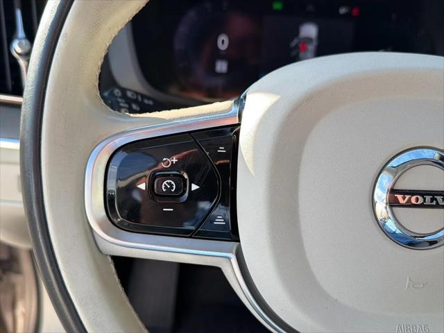 2023 Volvo XC60 B5 Plus Bright Theme